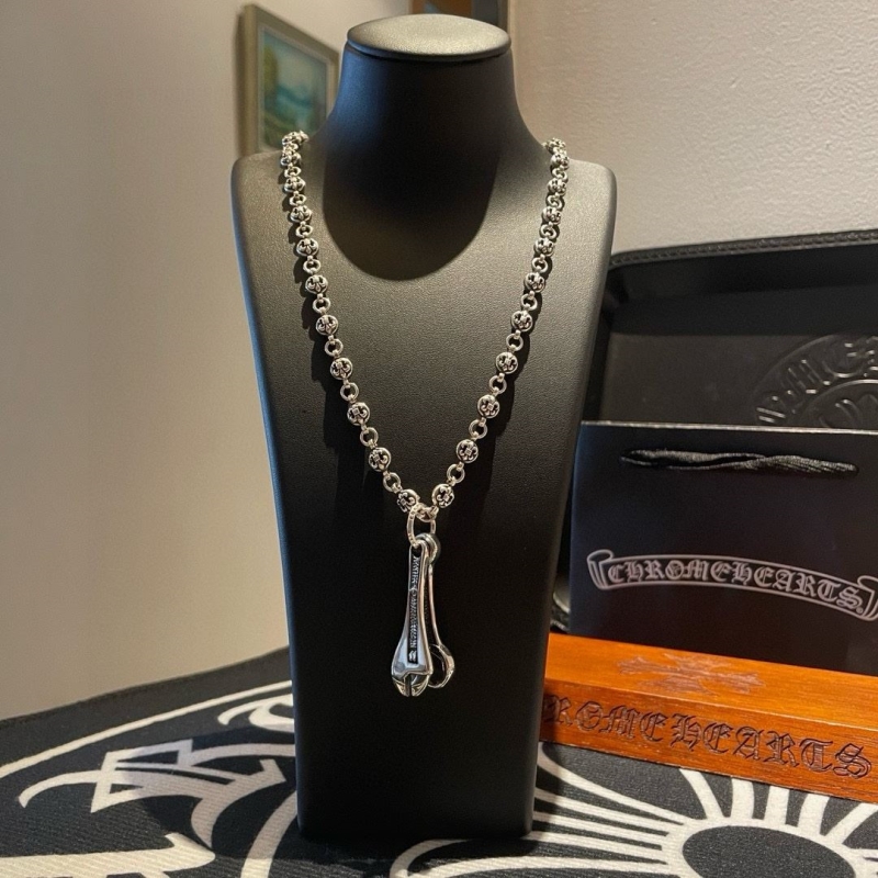 Ch**me He**ts necklaces